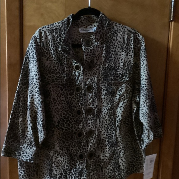 NEW DIRECTION ANIMAL PRINT SQUARE HEM JACKET W/ EYE & HOOK CLOSURE WOMAN 1X - Picture 1 of 5
